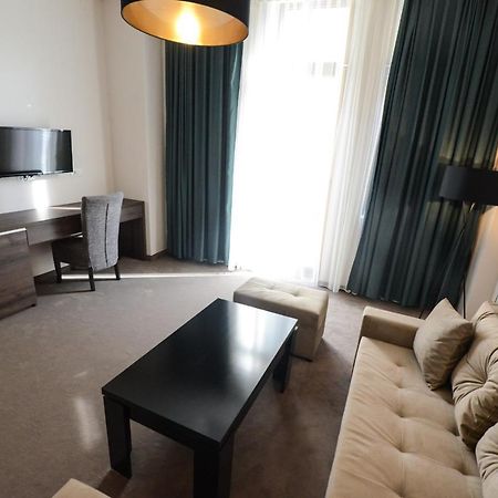 Hotel Cara 28 Скоп'є Екстер'єр фото
