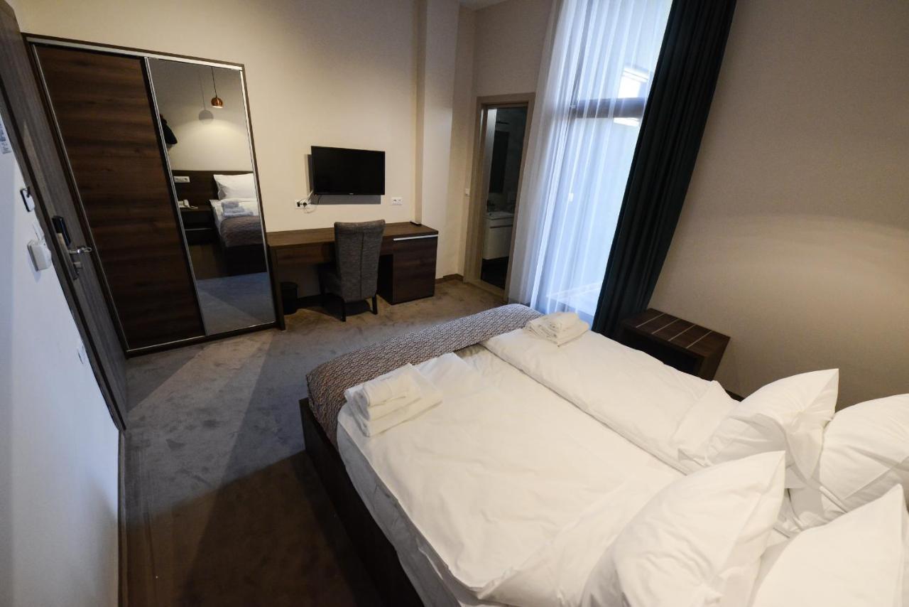 Hotel Cara 28 Скоп'є Екстер'єр фото