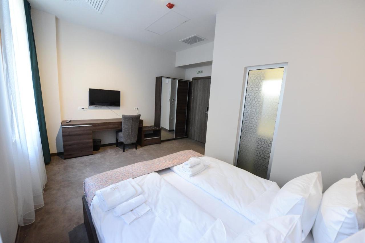 Hotel Cara 28 Скоп'є Екстер'єр фото