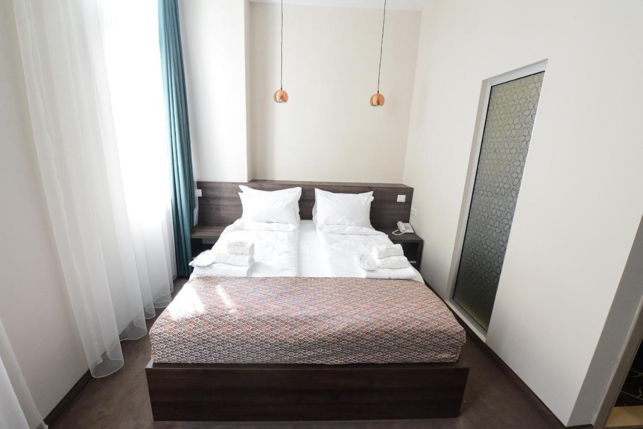 Hotel Cara 28 Скоп'є Екстер'єр фото