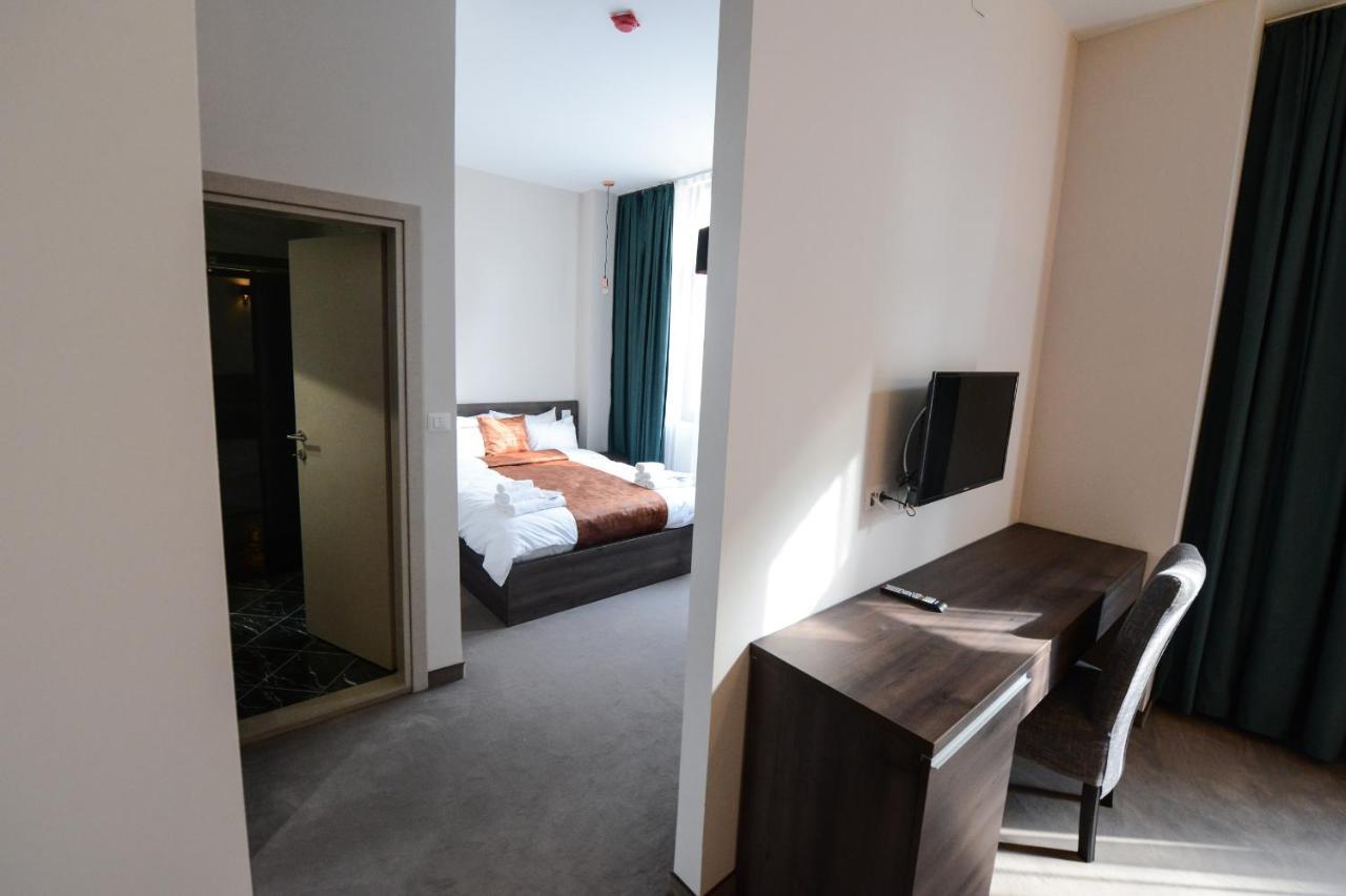 Hotel Cara 28 Скоп'є Екстер'єр фото