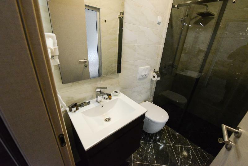 Hotel Cara 28 Скоп'є Екстер'єр фото