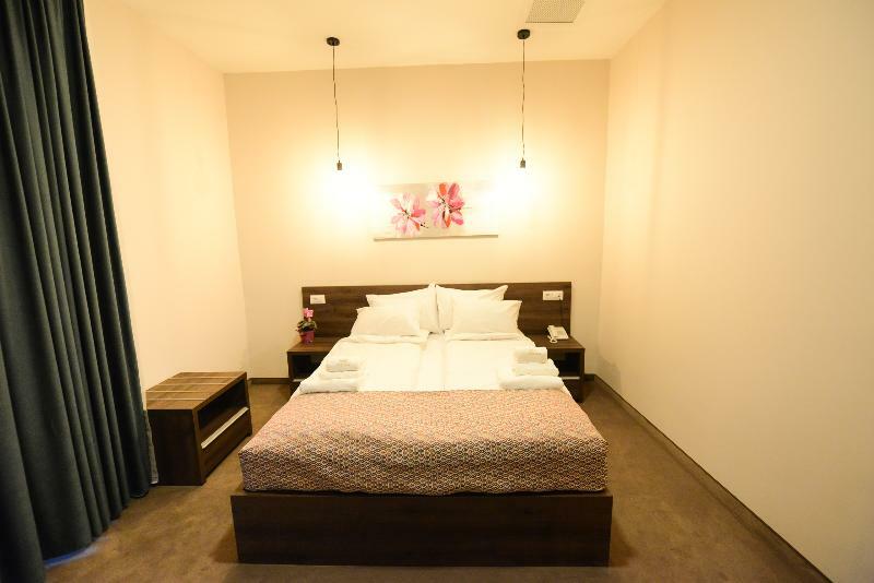 Hotel Cara 28 Скоп'є Екстер'єр фото